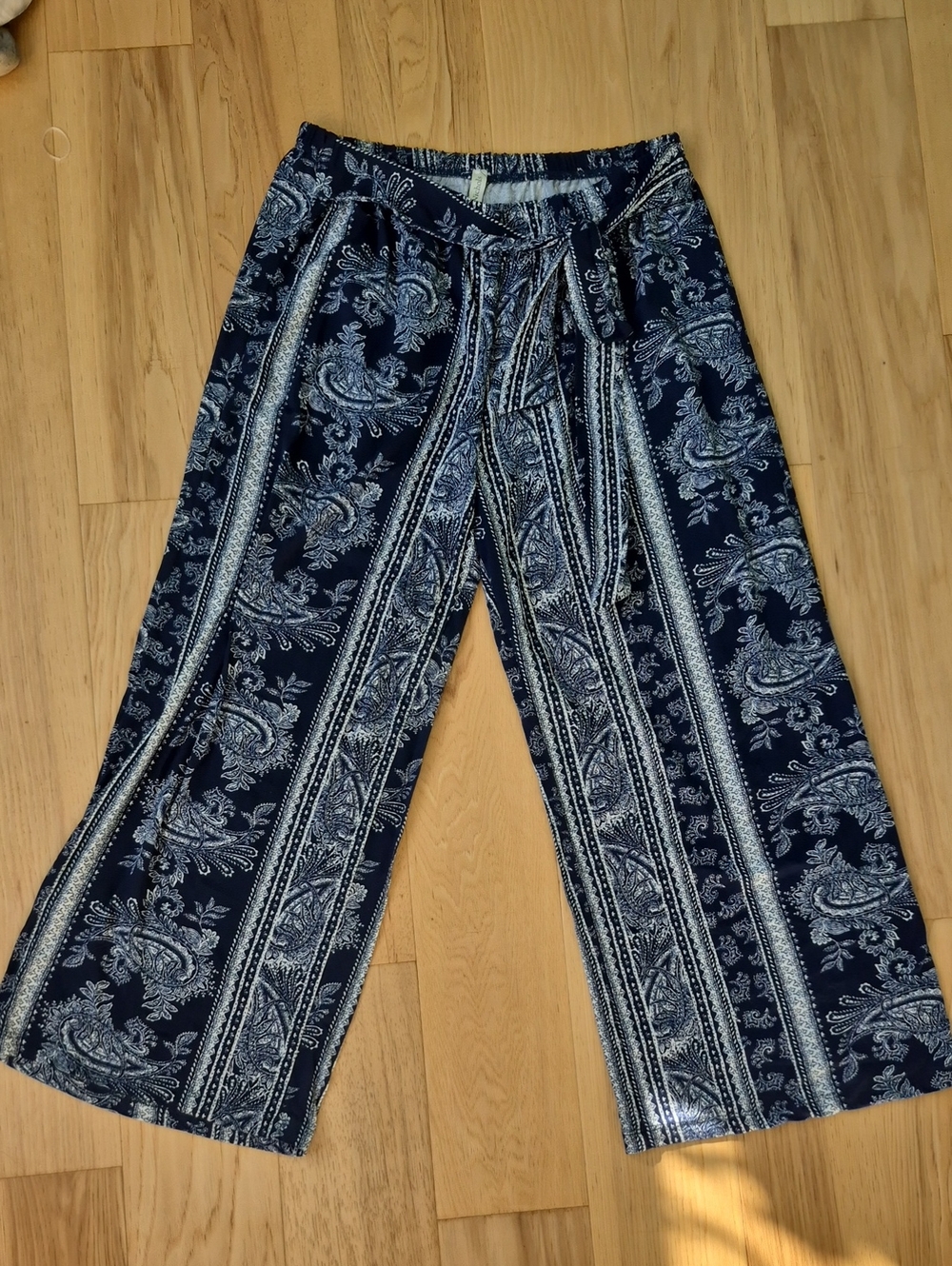 Navy Paisley Wide-Leg Capris with Tie Waist